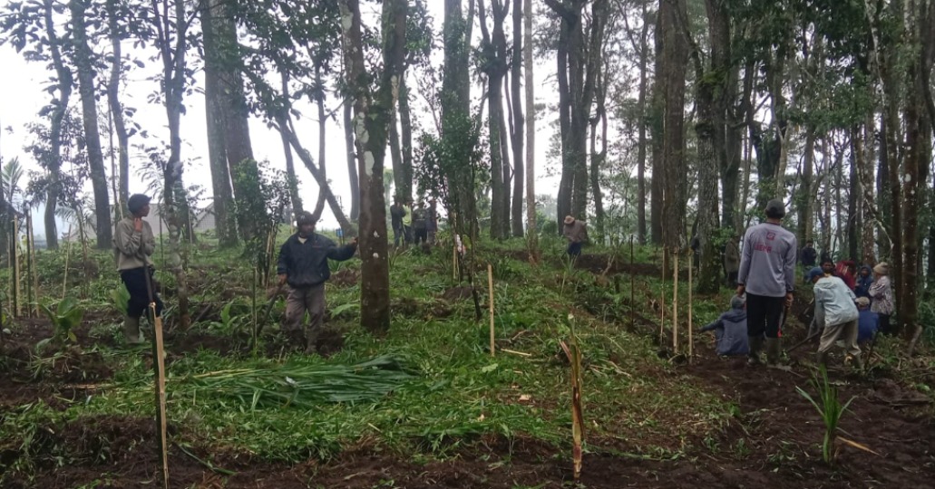 Gotong Royong Masyarakat Desa Adat Glagalinggah di Taman Gumi Banten, Wujud Dukungan Visi Misi Pemerintah Provinsi Bali